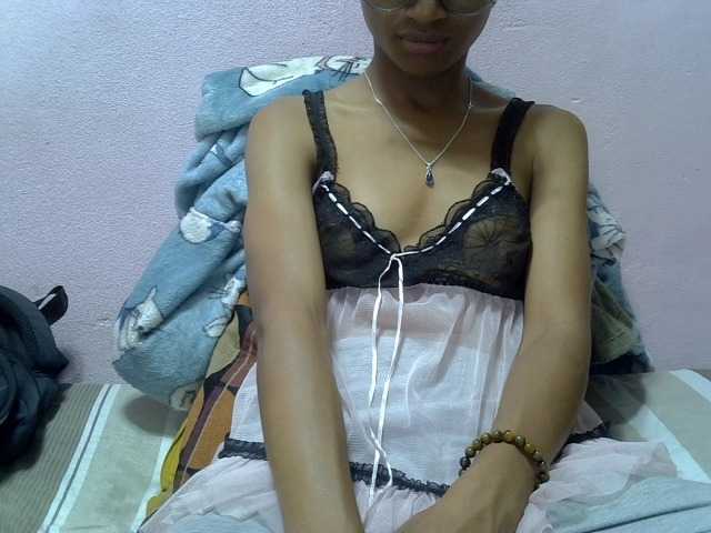 Yalane live cam on BongaCams