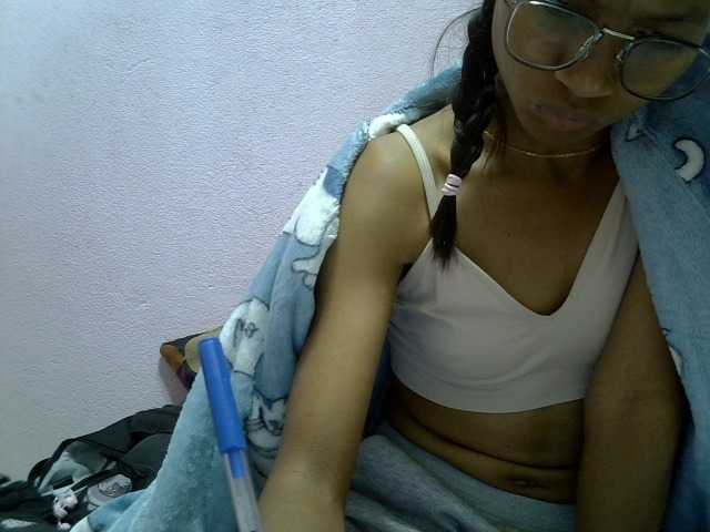 Yalane live cam on BongaCams
