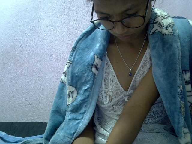 Yalane live cam on BongaCams