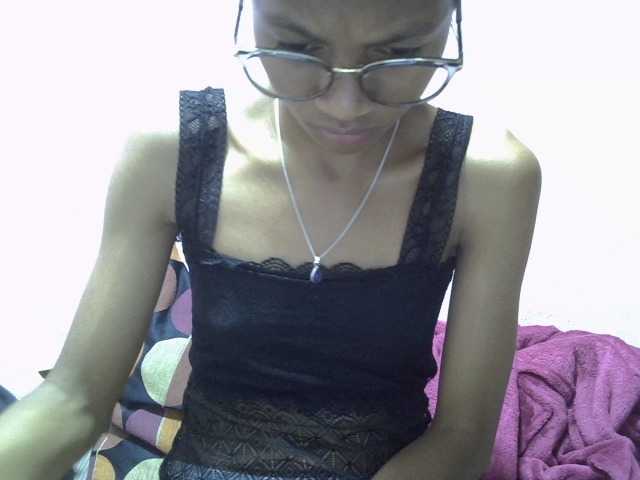 Yalane live cam on BongaCams