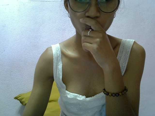 Yalane live cam on BongaCams