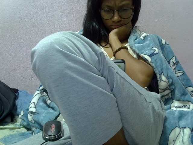Yalane live cam on BongaCams