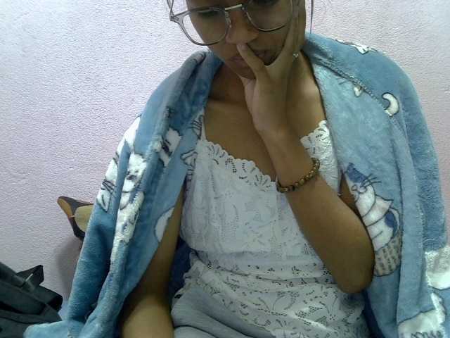 Yalane live cam on BongaCams