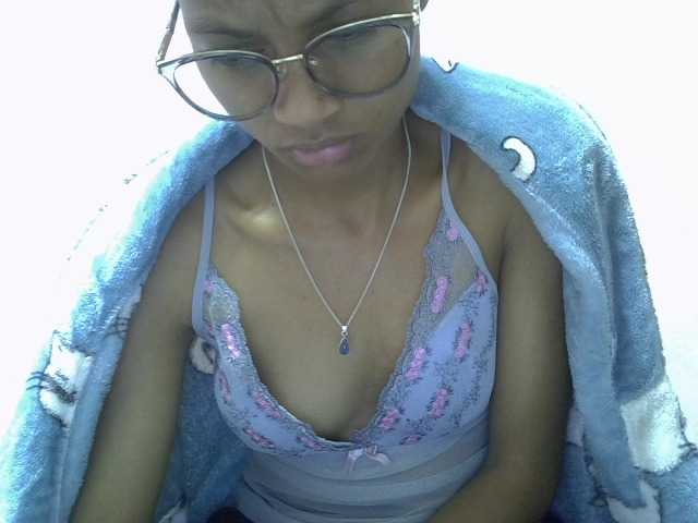 Yalane live cam on BongaCams