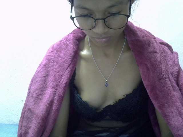 Yalane live cam on BongaCams