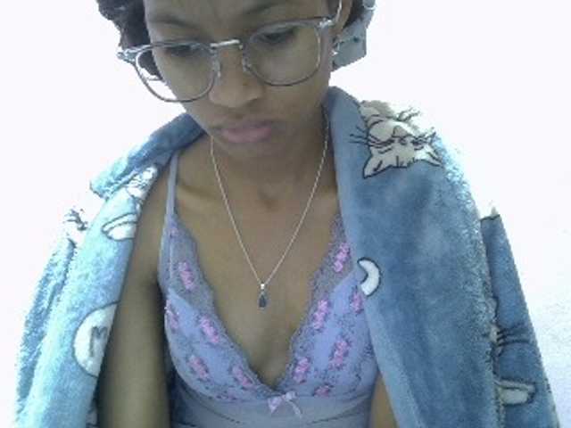 Yalane live cam on BongaCams