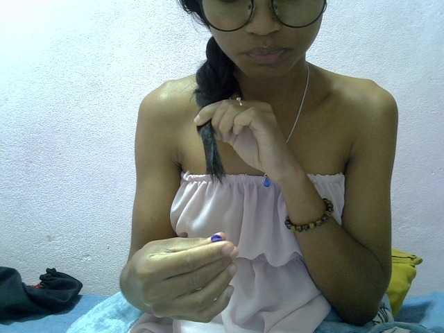 Yalane live cam on BongaCams