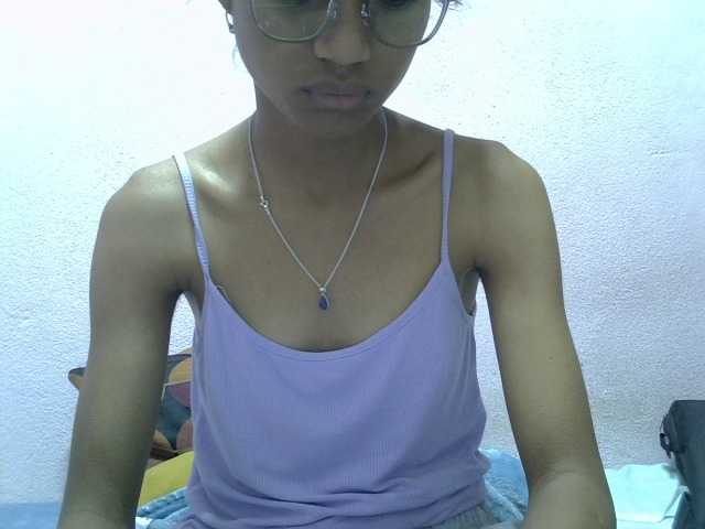 Yalane live cam on BongaCams