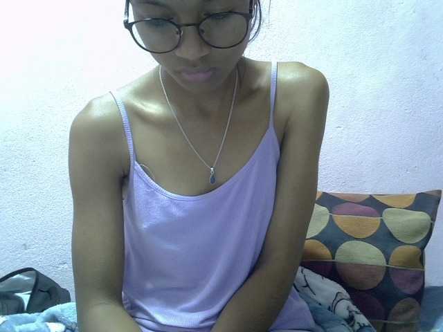 Yalane live cam on BongaCams