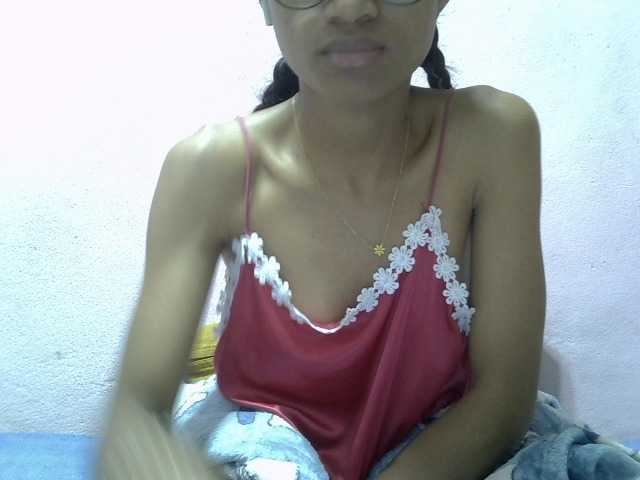 Yalane live cam on BongaCams