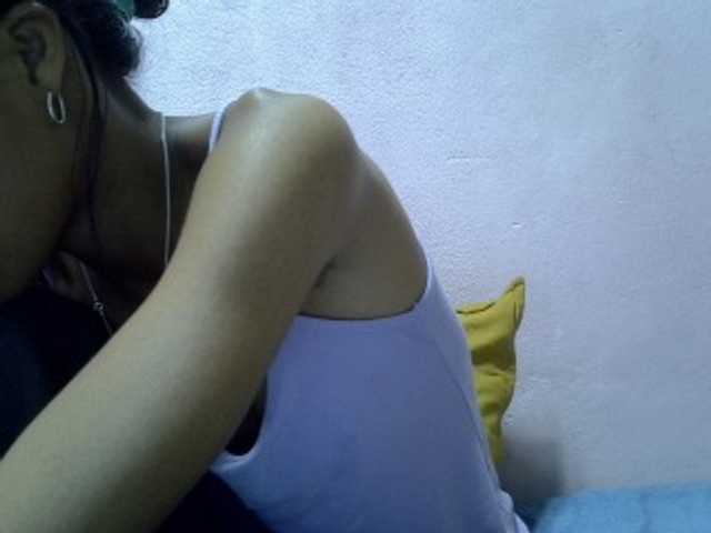 Yalane live cam on BongaCams