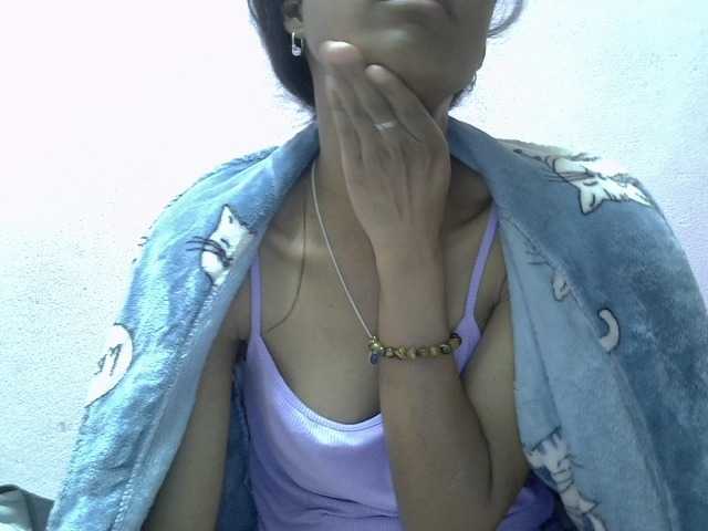 Yalane live cam on BongaCams