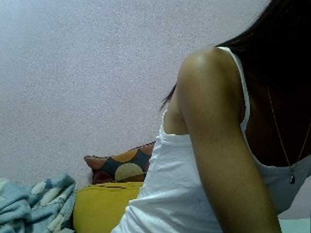 Yalane live cam on BongaCams