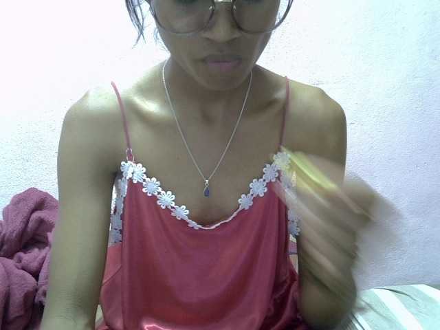 Yalane live cam on BongaCams