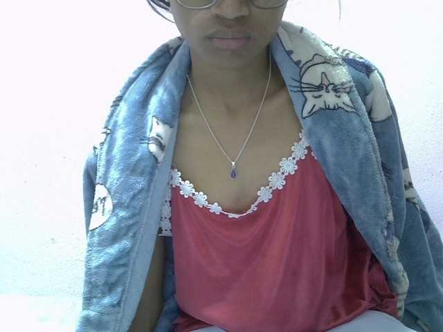 Yalane live cam on BongaCams
