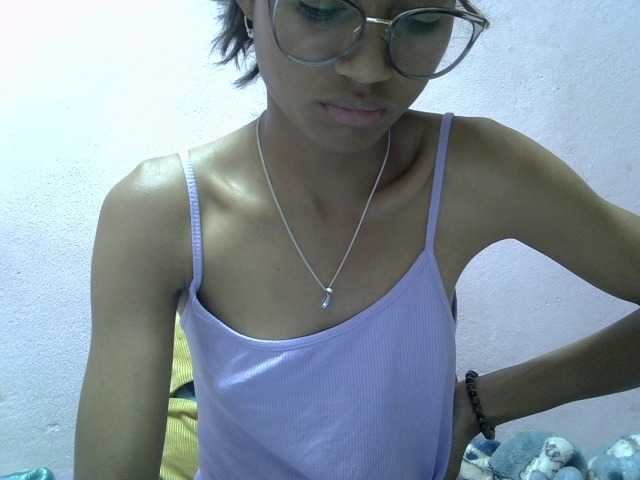 Yalane live cam on BongaCams
