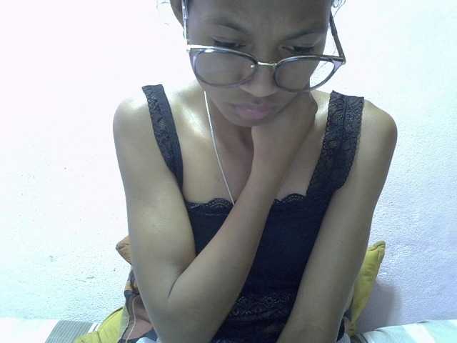 Yalane live cam on BongaCams