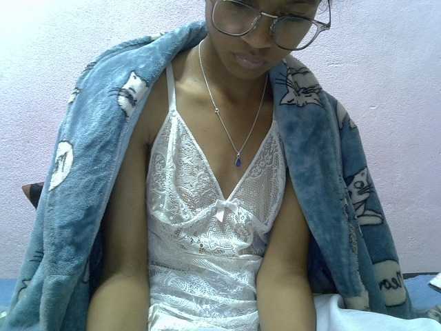 Yalane live cam on BongaCams