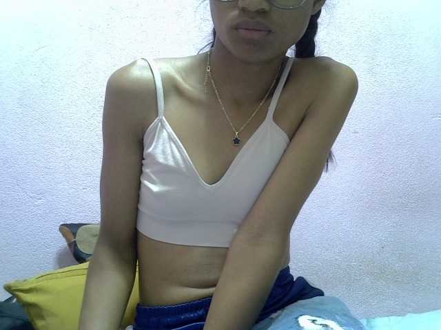 Yalane live cam on BongaCams