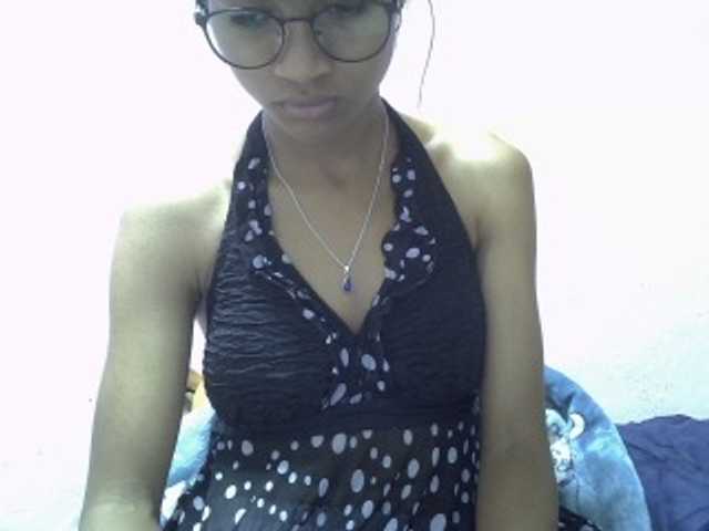Yalane live cam on BongaCams
