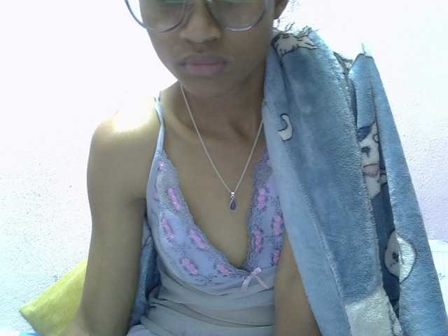 Yalane live cam on BongaCams