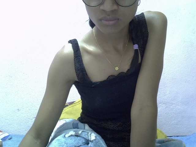 Yalane live cam on BongaCams