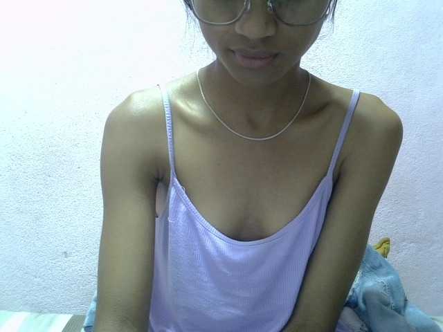 Yalane live cam on BongaCams