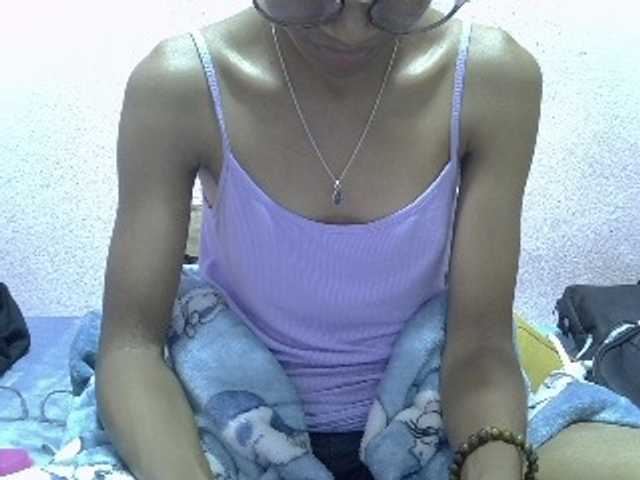 Yalane live cam on BongaCams