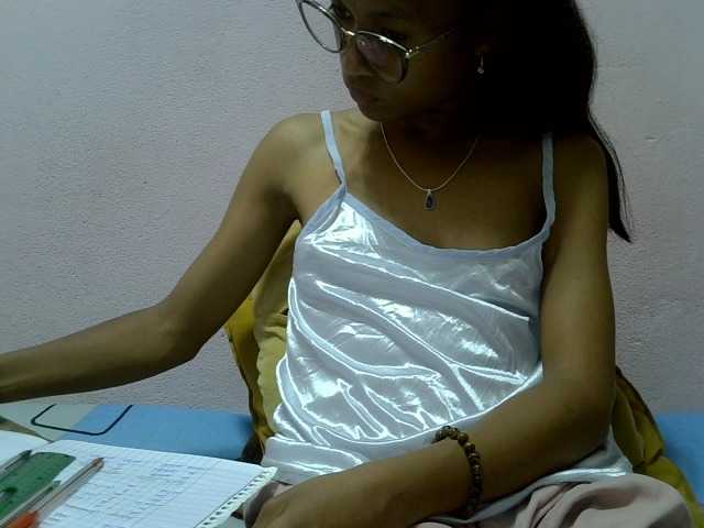 Yalane live cam on BongaCams