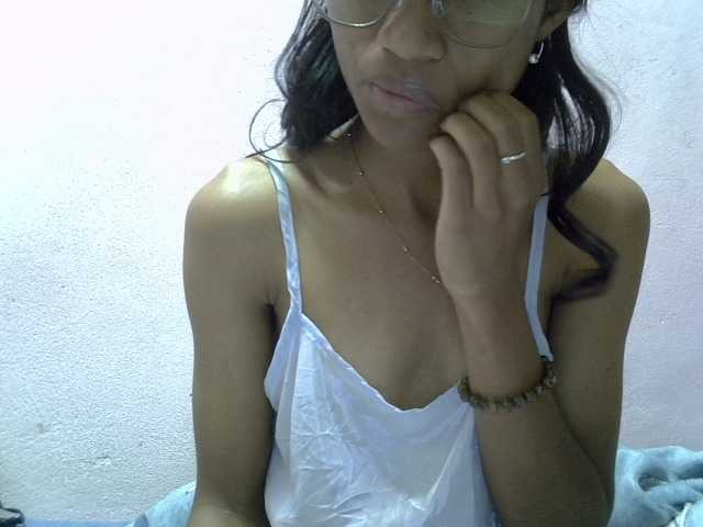 Yalane live webcam show