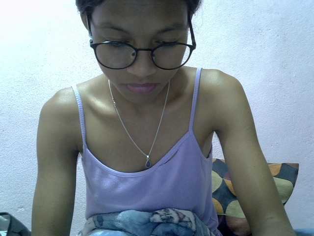 Yalane live cam on BongaCams