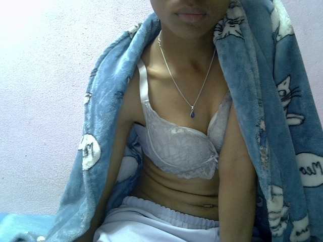 Yalane live cam on BongaCams