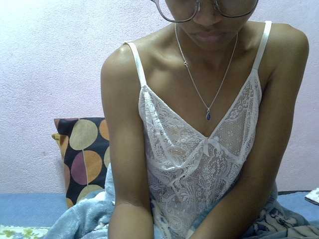 Yalane live cam on BongaCams