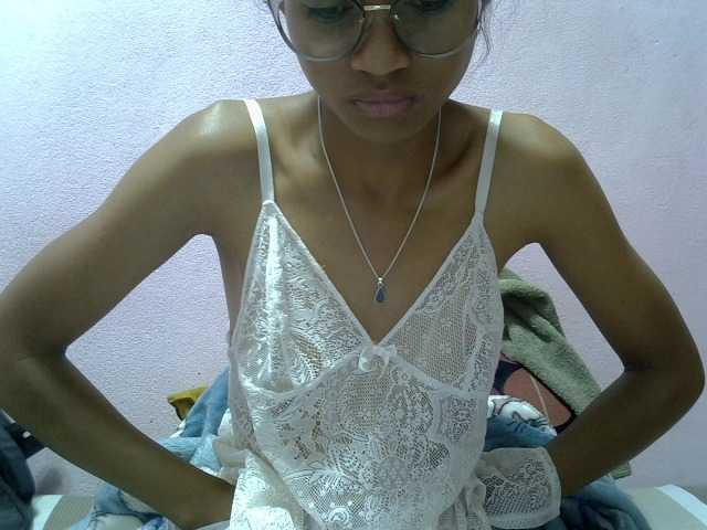 Yalane live cam on BongaCams