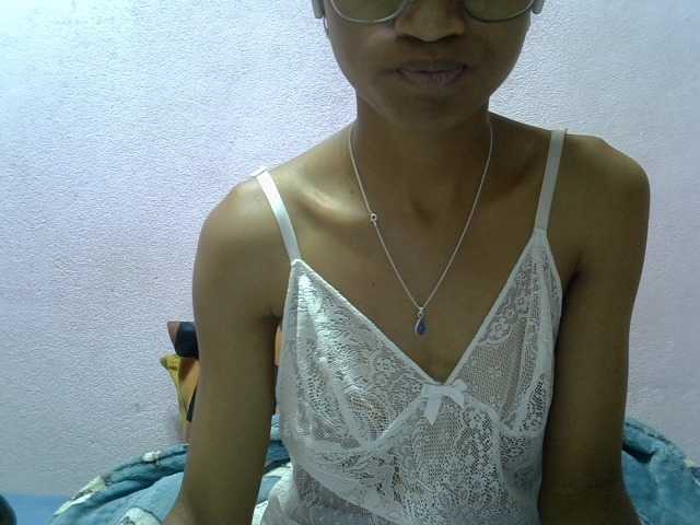 Yalane live cam on BongaCams