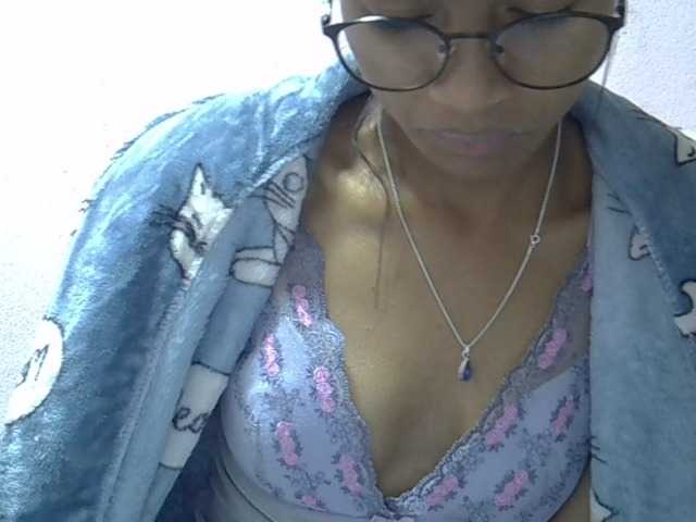 Yalane live cam on BongaCams