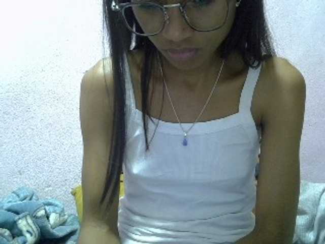 Yalane live cam on BongaCams