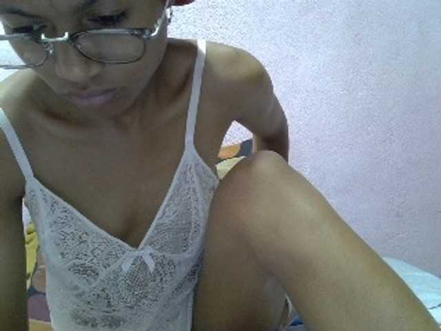 Yalane live cam on BongaCams