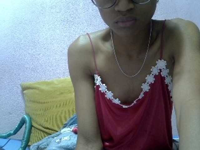Yalane live cam on BongaCams