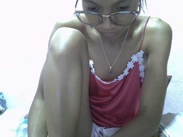Yalane live cam on BongaCams