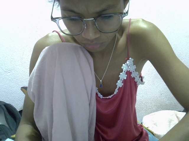 Yalane live cam on BongaCams