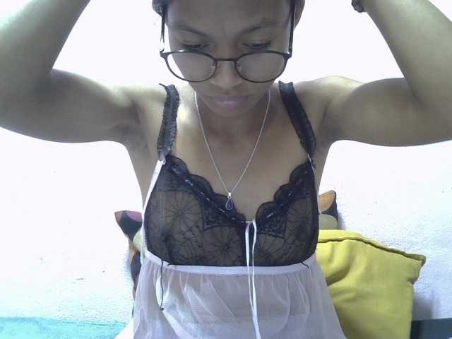 Yalane live cam on BongaCams