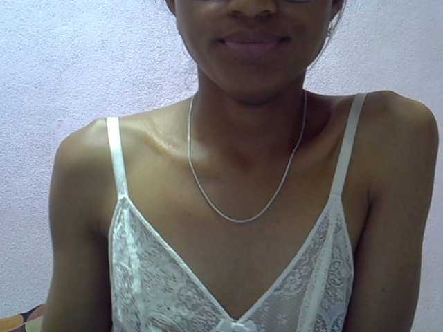 Yalane live cam on BongaCams
