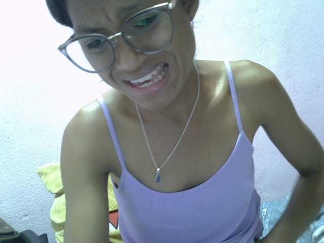 Yalane live cam on BongaCams