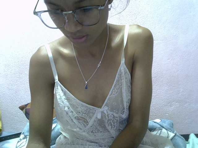 Yalane live cam on BongaCams