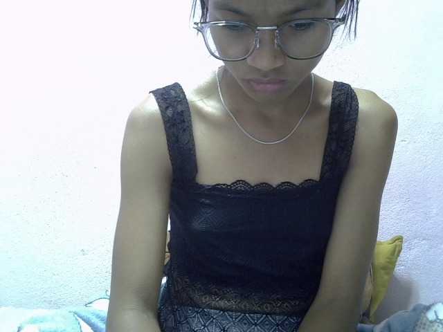 Yalane live cam on BongaCams