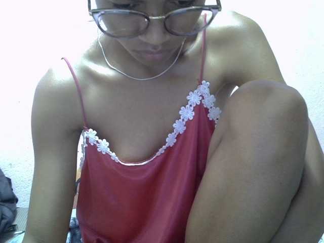 Yalane live cam on BongaCams