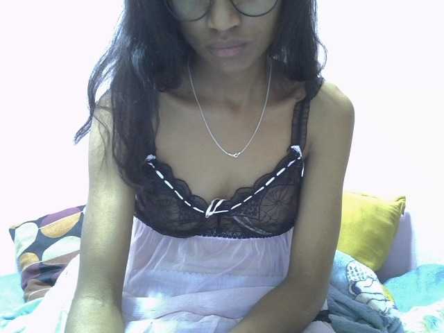 Yalane live cam on BongaCams