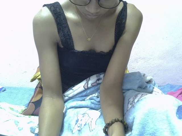 Yalane live cam on BongaCams