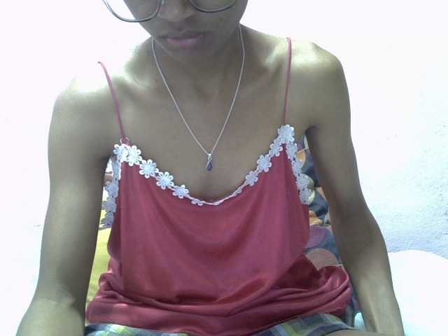 Yalane live cam on BongaCams